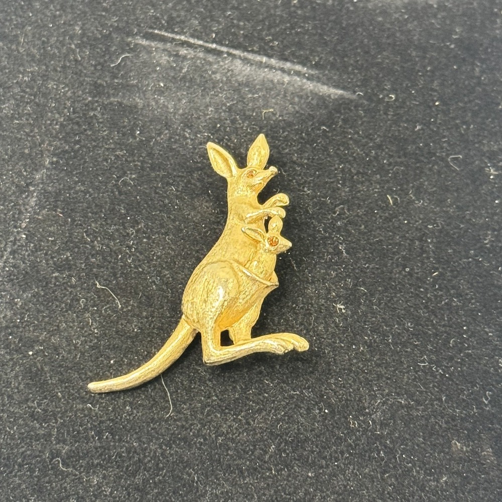 Vintage AVON Gold Tone Kangaroo & Joey Brooch Pin Mother Baby Animal Figural